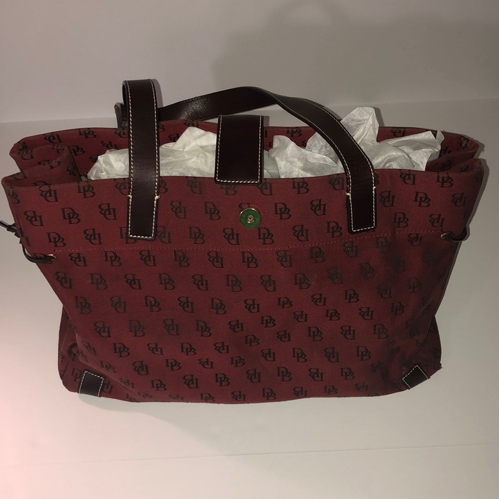 Dooney & Bourke Large Tote Bag
